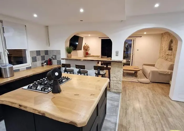 Beautiful Beachfront Apartmán